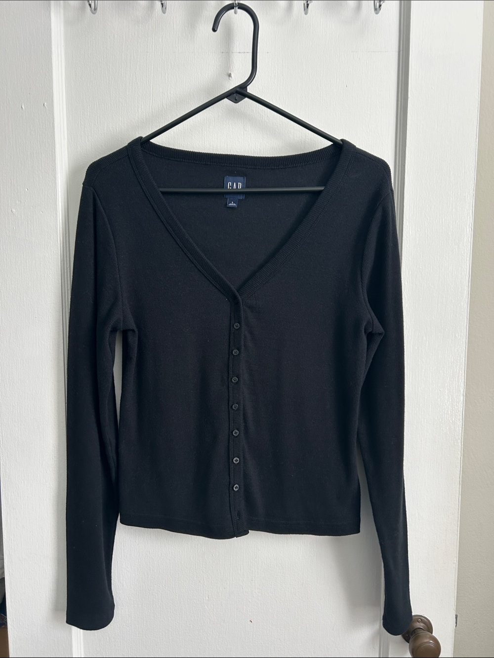 GAP Black Long-Sleeve Button-Front V-Neck Top